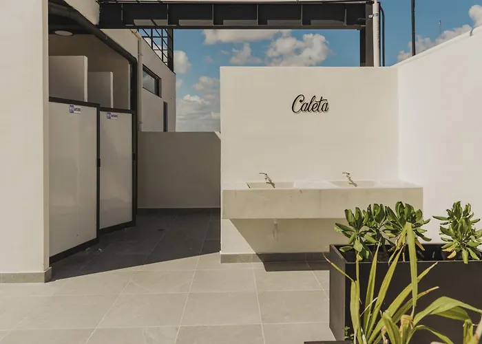 Caleta Hostel Rooftop & Pool Cancun